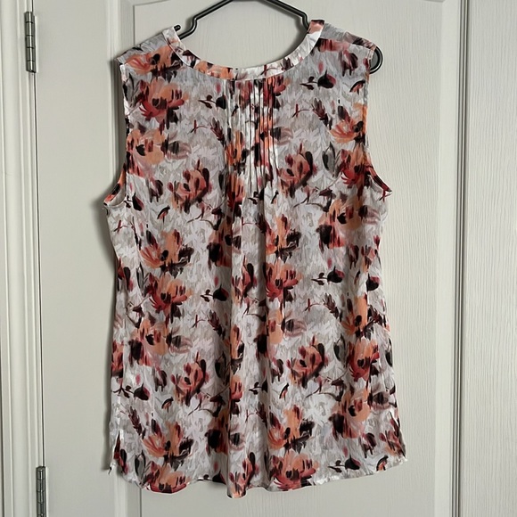 EUC- Croft & Barrow size XL, sheer blouse, floral design - Picture 4 of 4